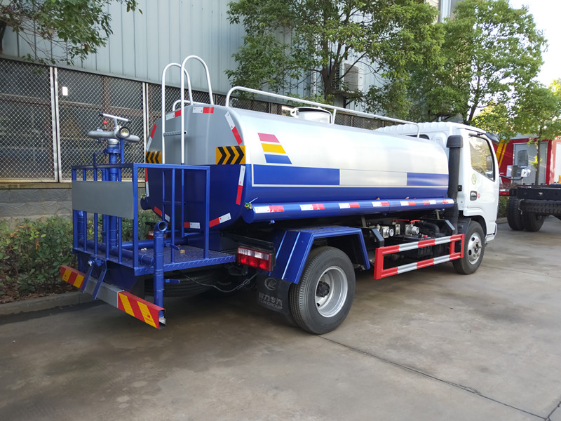 5噸灑水車 5噸灑水車