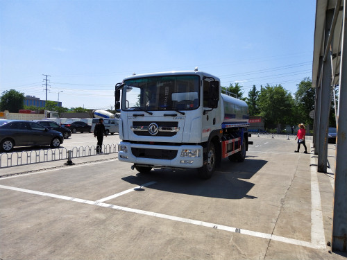 �๦�ܞ�ˮ܇(ch��)��(b��o)�r(ji��)���๦�ܞ�ˮ܇(ch��)�S��ֱ�N���|�L(f��ng)������܇(ch��)