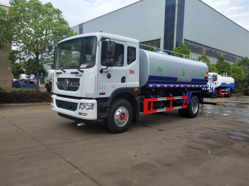 12����ˮ܇���a�S�ң�12����ˮ܇�S��ֱ�N���������F��˾