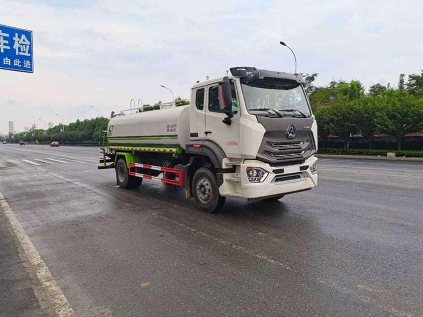 15方灑水車價(jià)格多少錢-15方灑水車廠家價(jià)格報(bào)價(jià) 15方灑水車價(jià)格多少錢-15方灑水車廠家價(jià)格報(bào)價(jià)